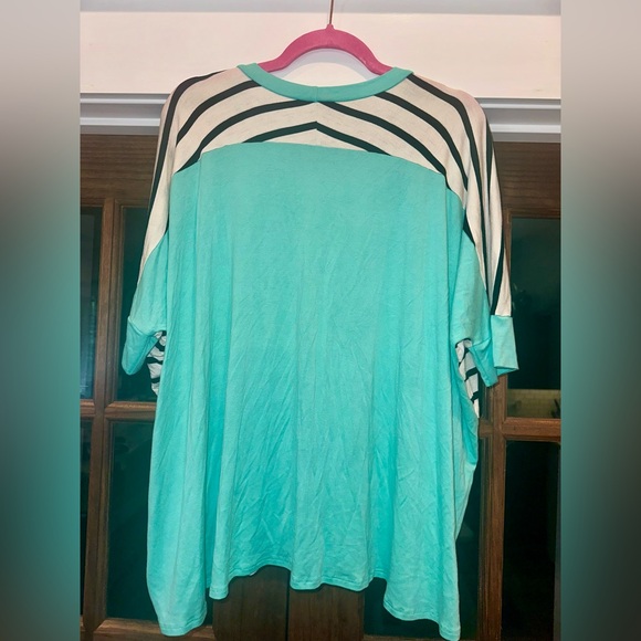 🔹NWOT Black & White Striped Teal Drop Sleeve Oversized Top - Picture 5 of 11